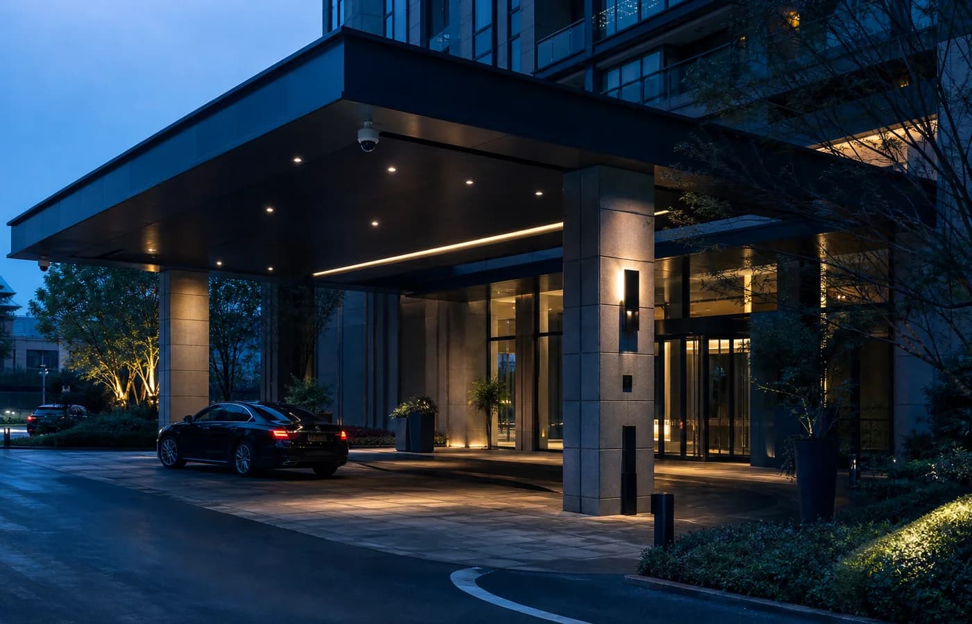 Building entrance with access control, CCTV and edge systems